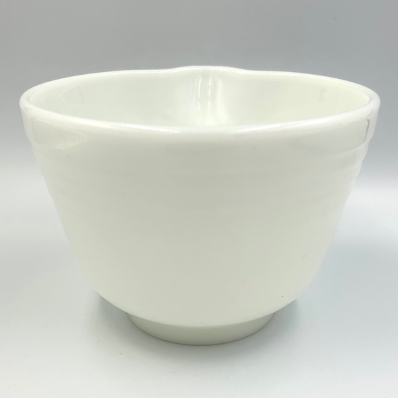 Pyrex Hamilton Beach White Milk Glass Vintage Ribbed Mixing Bowl #25 w/ Spout - Picture 4 of 9